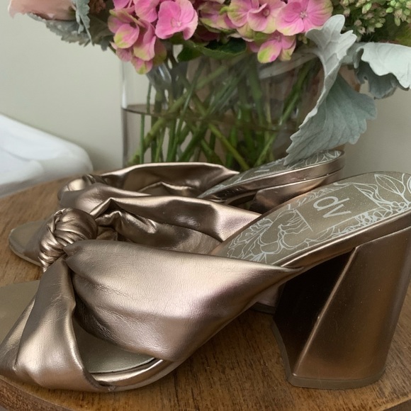 Heels by dolce vita abound and bcbg - Picture 10 of 12